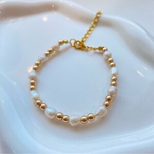 Handmade 18K Gold Vermeil Beaded Bracelet with Freshwater Pearls